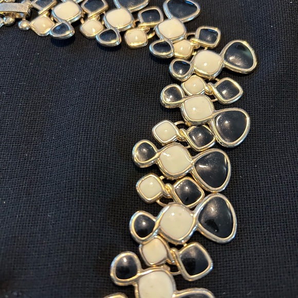 VTG Gorgeous Cream and Black Enamel Bib Statement piece. Unbranded. - Picture 2 of 7